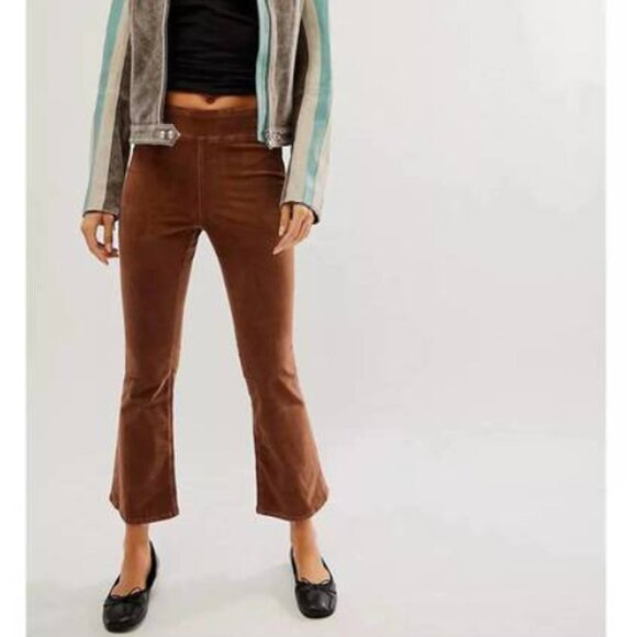 New Free People in My Feelings Velvet Crop Slim Flare Pants in Chocolate sz S - Picture 1 of 16